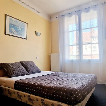 Hotel De La Cloche