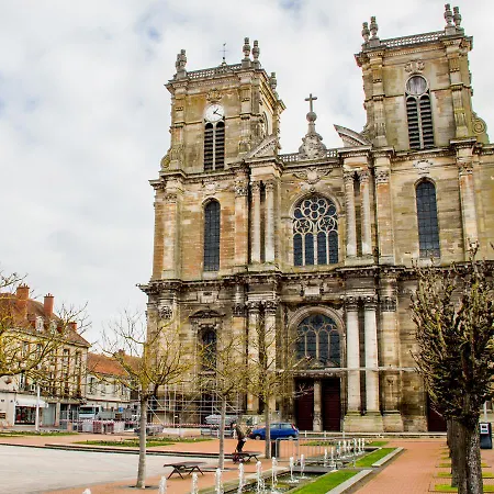 Hotel De La Cloche 2*