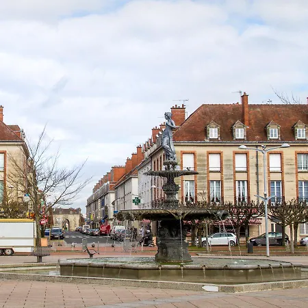 De La Cloche Hotel 2*