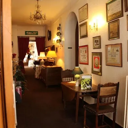Hotel De La Cloche 2*