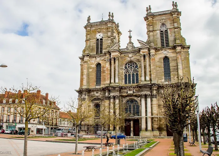 Hotel De La Cloche 2*